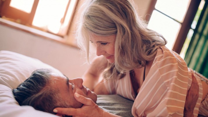 Ménopause et vie sexuelle après un certain âge : comment gérer les difficultés ?